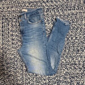 Zara Women's Light Blue Distressed Skinny Jeans